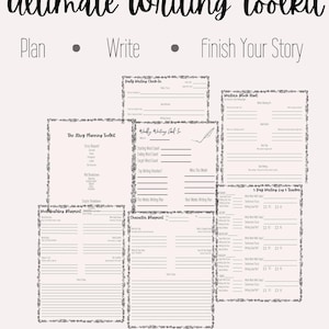 Könnte beinhalten: Eine Sammlung druckbarer Schreibvorlagen, darunter tägliche Check-ins, Story-Planungstools und Charakter-Blaupausen. Der Titel "Ultimate Writing Toolkit" ist in einer schwarzen, stilisierten Schrift dargestellt. Die Vorlagen sind auf hellrosa Hintergrund angeordnet.