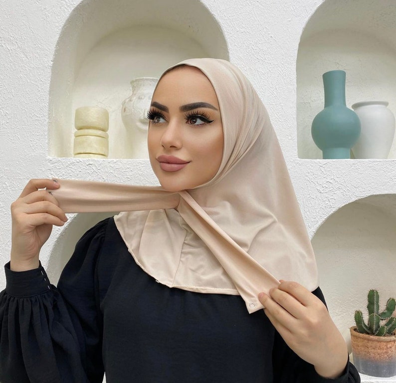 Easy Hijab Clip on Hijab image 6