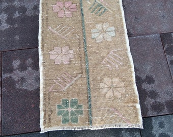 Door mat 2.5×1.46 ft Turkish Rugs vintage rugs