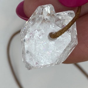 Colar com pingente de diamante de quartzo Herkimer de 29,51 ct