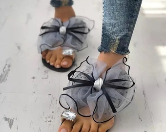 Sandales à bout ouvert en cristal avec nœud papillon pour femme Grise Soldes