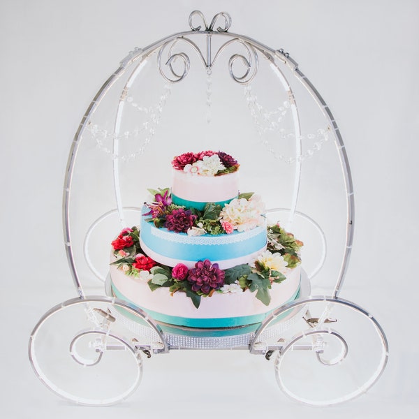 Cinderella carriage cake stand - Cinderella Carriage with led ligth and acrylic gems included. Elegant cake stand