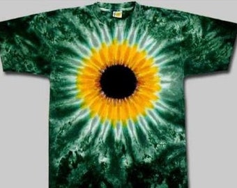 Sunflower tie dye shirt - tie dye sunflower tee - Ukraine sunflower shirt -flower tie dye shirt - Green flower shirt - Earth shirt - Flower