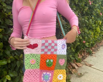 Borsa patchwork all'uncinetto fatta a mano