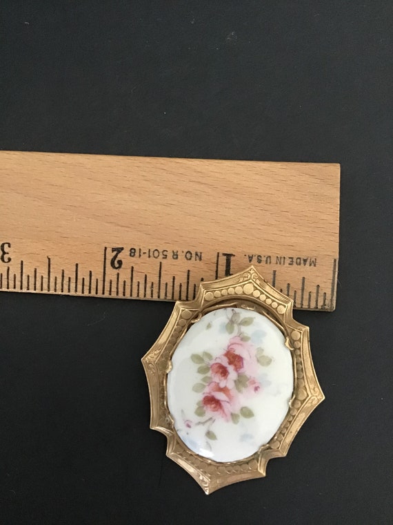 Antique Edwardian Porcelain Painted Brooch in Bra… - image 9