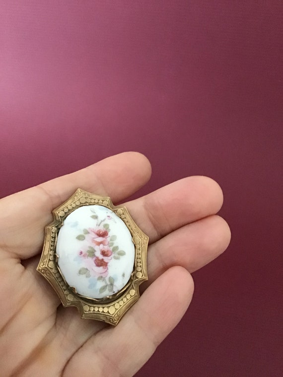 Antique Edwardian Porcelain Painted Brooch in Bra… - image 7