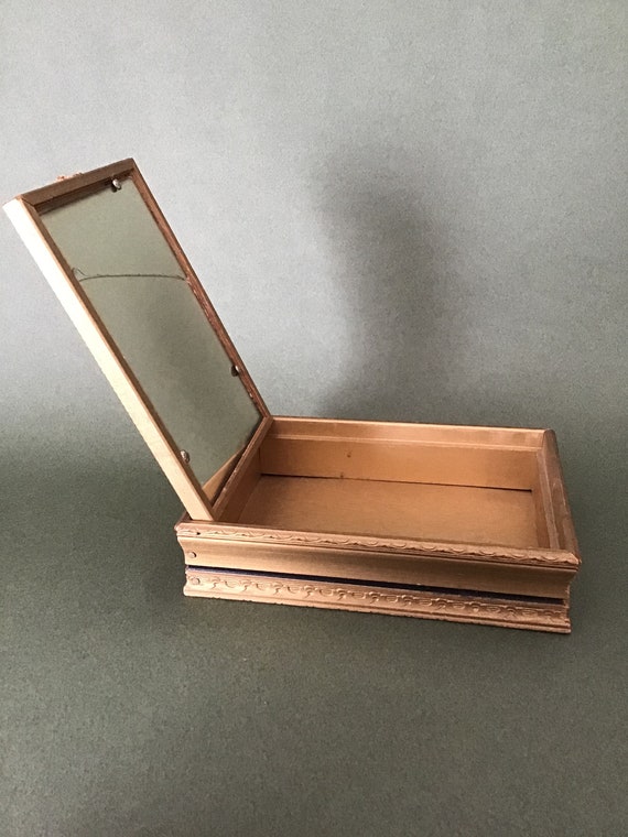 Vintage Wooden Dresser Box from the 1930s with Pictu… Gem