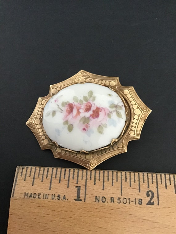 Antique Edwardian Porcelain Painted Brooch in Bra… - image 8