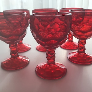 Zestaw 6 kieliszków do wina Ruby Red z epoki Wikingów