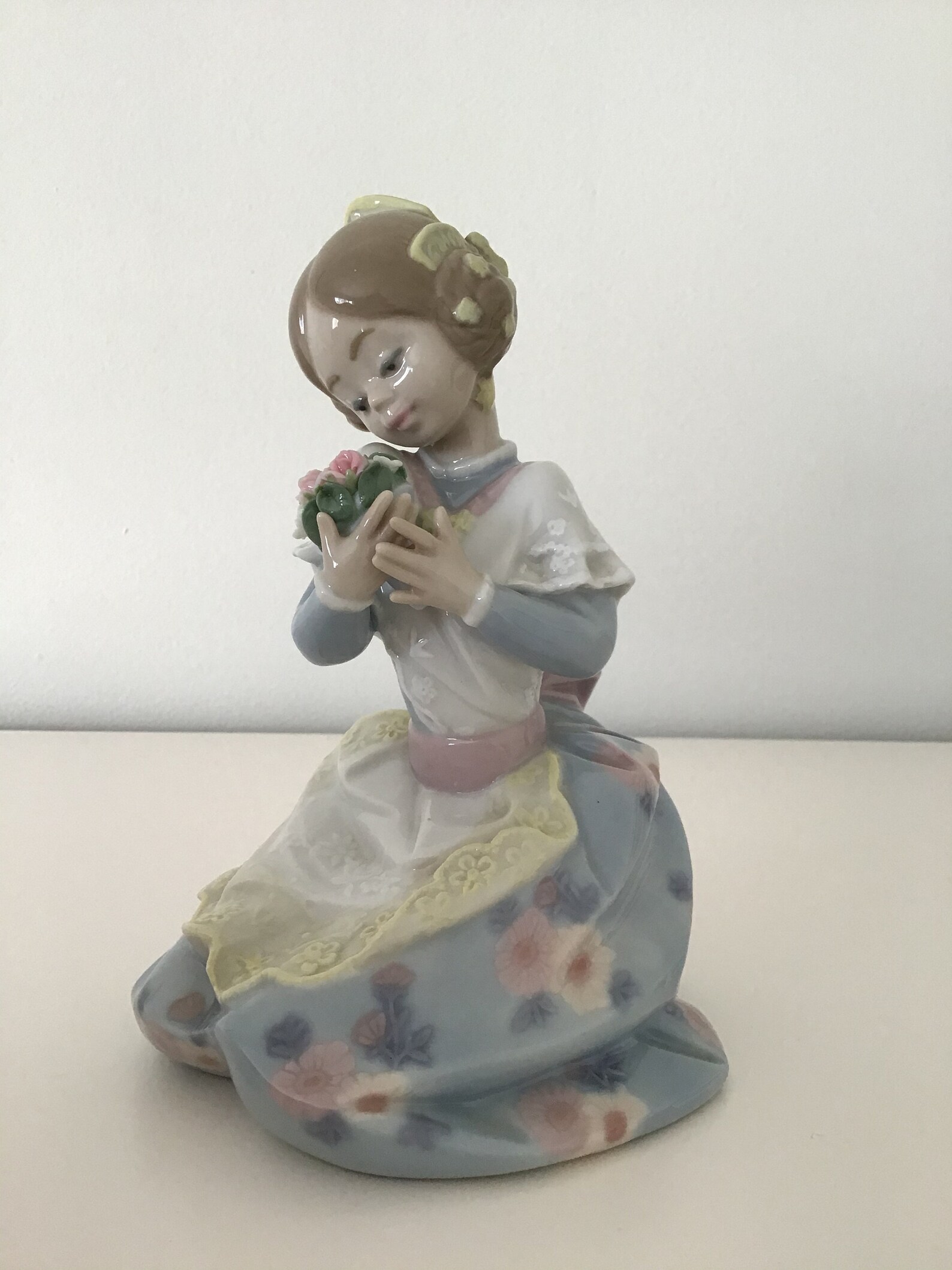 Lladro Porcelain Figurine 5868 Loving Valencia 1991 Etsy