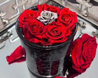 Preserved roses - Long Lasting Roses in black Glass Vase -luxury roses - Unique Present Gift for her/him -Gift flowers arrangement-SALE