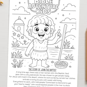 K&ouml;nnte beinhalten: Schwarz-Wei&szlig;-Malvorlage mit dem Text "Bible Adventure Kids" und einer Illustration von Johannes dem T&auml;ufer. Das Bild enth&auml;lt eine Cartoon-Darstellung von Johannes, ein Geb&auml;ude, Wolken und Text, der seine Geschichte beschreibt. Ideal f&uuml;r den Religionsunterricht.