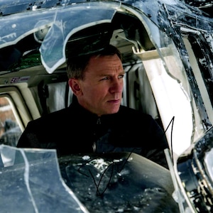 Daniel Craig Autograph James Bond Signed Photo Signature with COA
