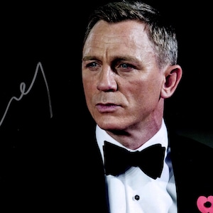 Daniel Craig Autograph James Bond Signed Photo Signature with COA