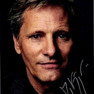 Viggo Mortensen Autograph Signed Photo Signature with COA