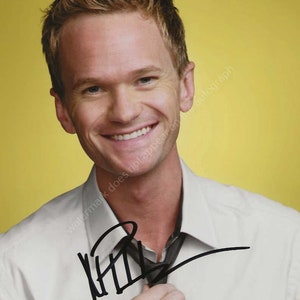 NEIL PATRICK HARRIS Autograph Signed Photo  Signature