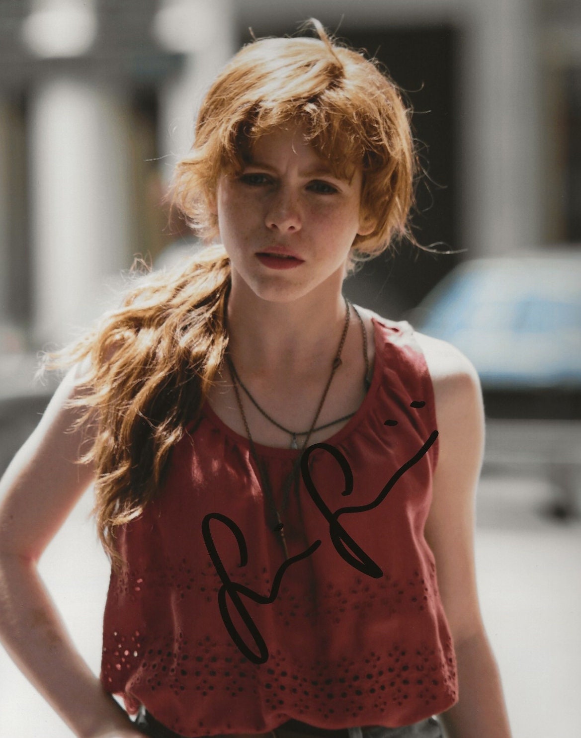 Sophia Lillis Autograph IT Beverly Marsh Pennywise Signed Photo Signature  With COA -  Israel