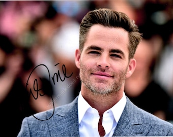 CHRIS PINE Autograph Signed Photo 6x8 Signature with COA