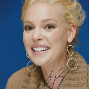 Katherine Heigl Autograph  Signed Photo Signature with COA