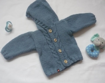 Baby Strickjacke in Größe 62/68 mit Kapuze Graublau Handgestrickt aus Wolle