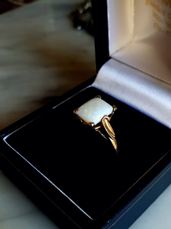 Art-Nouveau 14ct Golden Opal ring