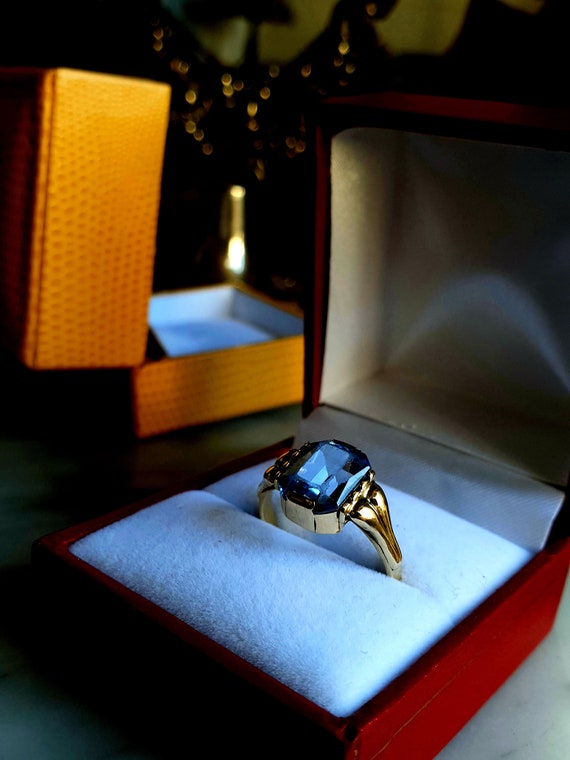 Art-Deco 14ct Golden ring with Topaz