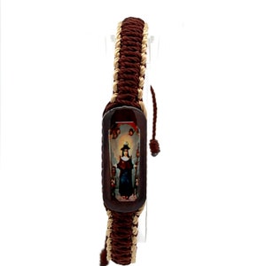 Santo Niño de Atocha Pulsera Hecha a Mano Dije de Madera Cuerda Anudada Santo Niño