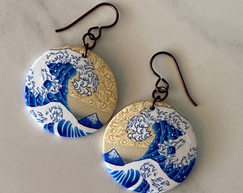 Kolczyki „Wielka Fala”, ręcznie robione z gliny polimerowej z biglami niobu