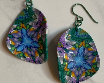 Pendientes caleidoscopio verde, azul y lila