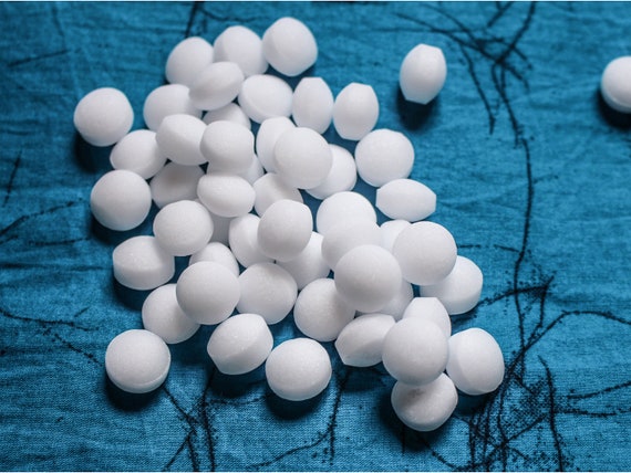 can naphthalene balls keep rats away