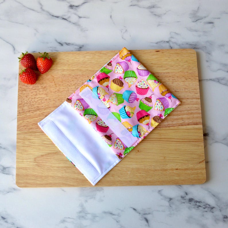 Summer Cupcake Reusable Snack Bag, Washable Snack Pouch, Eco-Friendly Birthday Gift for Girls bild 2