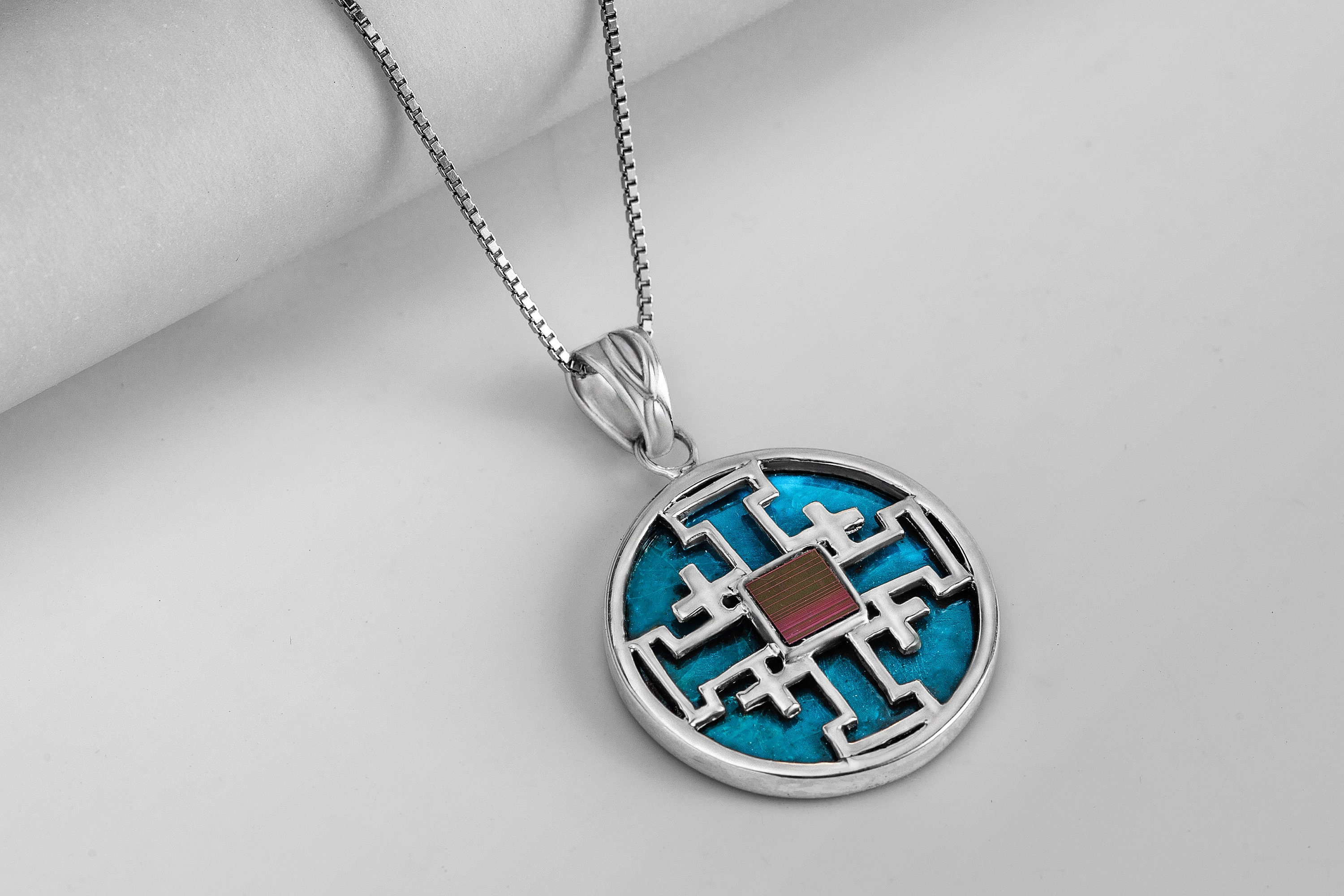Christliche Halskette, Sterlingsilber runde Jerusalem Kreuz Halskette mit Nano Bibel sim, neues Testament, römisches Glas, Bibel Vers Halskette