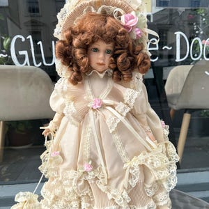 Vintage Mono Lisa Special Edition Porcelain Doll, Collectible Dolls, Unique Dolls, Large Dolls, Handmade Doll,Dressed Dolls,Boxed Dolls