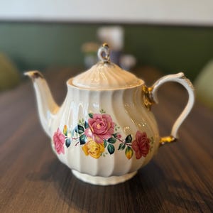 Vintage Sadler Floral Pattern Eleant Gold Trimming Teapot, Unique Teapot, Collectible Teapot, Kitchen Accessories, Tea Lovers Gfit