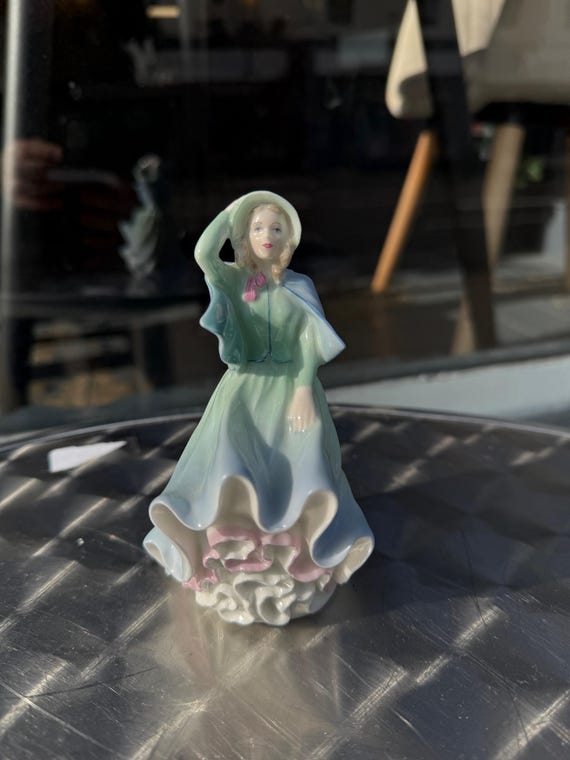 Vintage Bonnie Lass Young Woman Figurine, by Coalport, Collectible Figurine, Vintage Coalport Figurine, Housewarming Gift, Unique Figurine - Etsy Vintage Bonnie Lass Young Woman Figurine, by Coalport, Collectible Figurine, Vintage Coalport Figurine, Housewarming Gift, Unique Figurine - Etsy