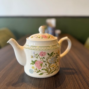 Vintage Sadler Teapot, Floral Ceramic Teapot, English Teapot, Collectible Teapot, Unique Teapot, Kitchen Accessories, Gift for Her