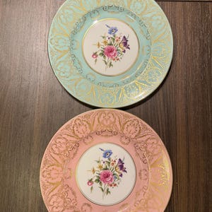 Set of Two Collectible Royal Worcester Cabinet Plates, Floral bouquet classy, Mother&#39;s Day Gift, Vintage Plates, Royal Worcester Gifts