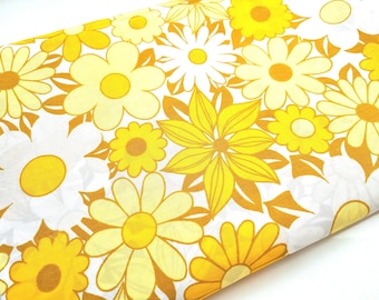 70s Floral Fabric, Vintage 1970s Flower Power Fabric, Yellow Daisy Fabric, Unused Retro Fabric, Mod Floral, 110 x 55cm