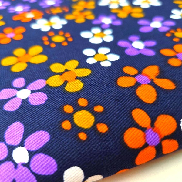70s Fabric: New Unused Vintagr Fabric, Mary Quant Style Daisy, 90cm Wide