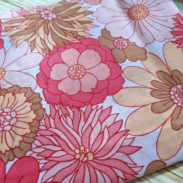 Vintage Fabric | 70s Fabric | New Unused | Retro | Home Decor| Funky Fabric | Pink |Flower Power |Boho Decor | St Michael