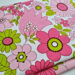 Vintage Fabric | 70s Fabric | Vibrant | Pink Green |Retro | Flower Power| Midcentury | Wabasso Canada | Home Decor