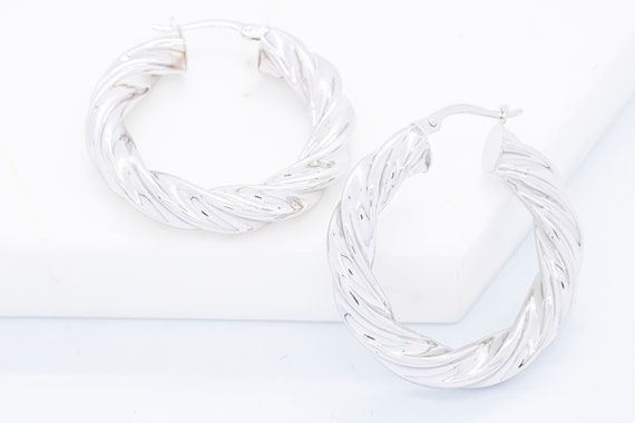 Orecchini A Cerchio Canna Tubolare &oslash; 57 Mm Con Chiusura A Scattino Placcati Oro Bianco In Argento 925