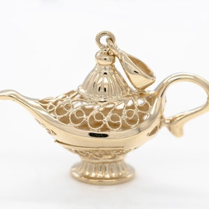 14 karat yellow 3D Genie Lamp pendant