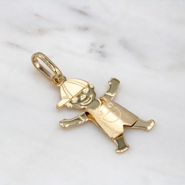 14 karat yellow gold boy pendant