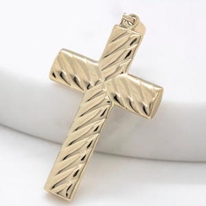 Croix en or jaune 14 carats