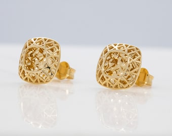 14 karat yellow gold sparkly square shape stud earrings