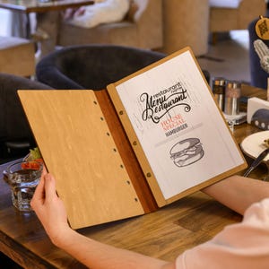 Carpeta de menú de madera hecha a mano, elegante funda para menú de restaurante con correa de cuero, logotipo grabado personalizado, carpeta de menú personalizada para cafeterías