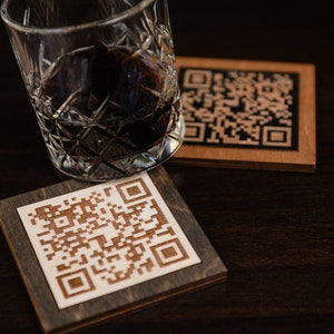 Placa de menu com código QR, menu de mesa de descanso de madeira, escaneie para visualizar o menu digital, descanso de copo de menu de restaurante personalizado