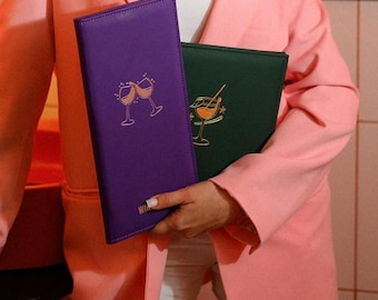 Embossed Logo PU Leather Menu Cover: Restaurant Menu Sleeve in Square Form