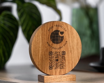 Graviertes Eiche QR-Code Menü-Schild, Restaurant Tabletop Stand